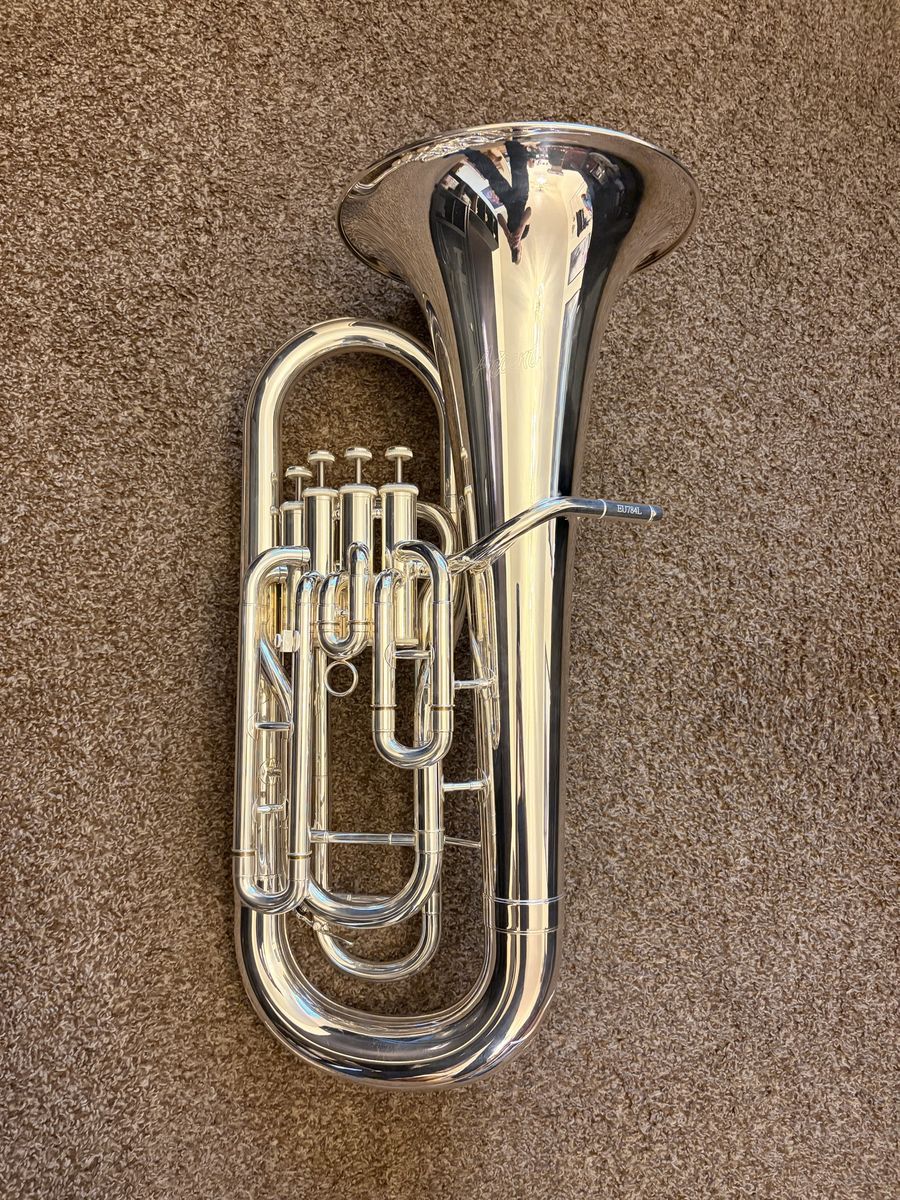 Accent silver euphonium