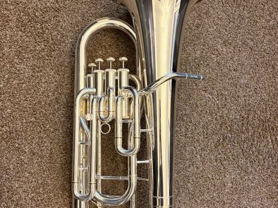 Accent silver euphonium