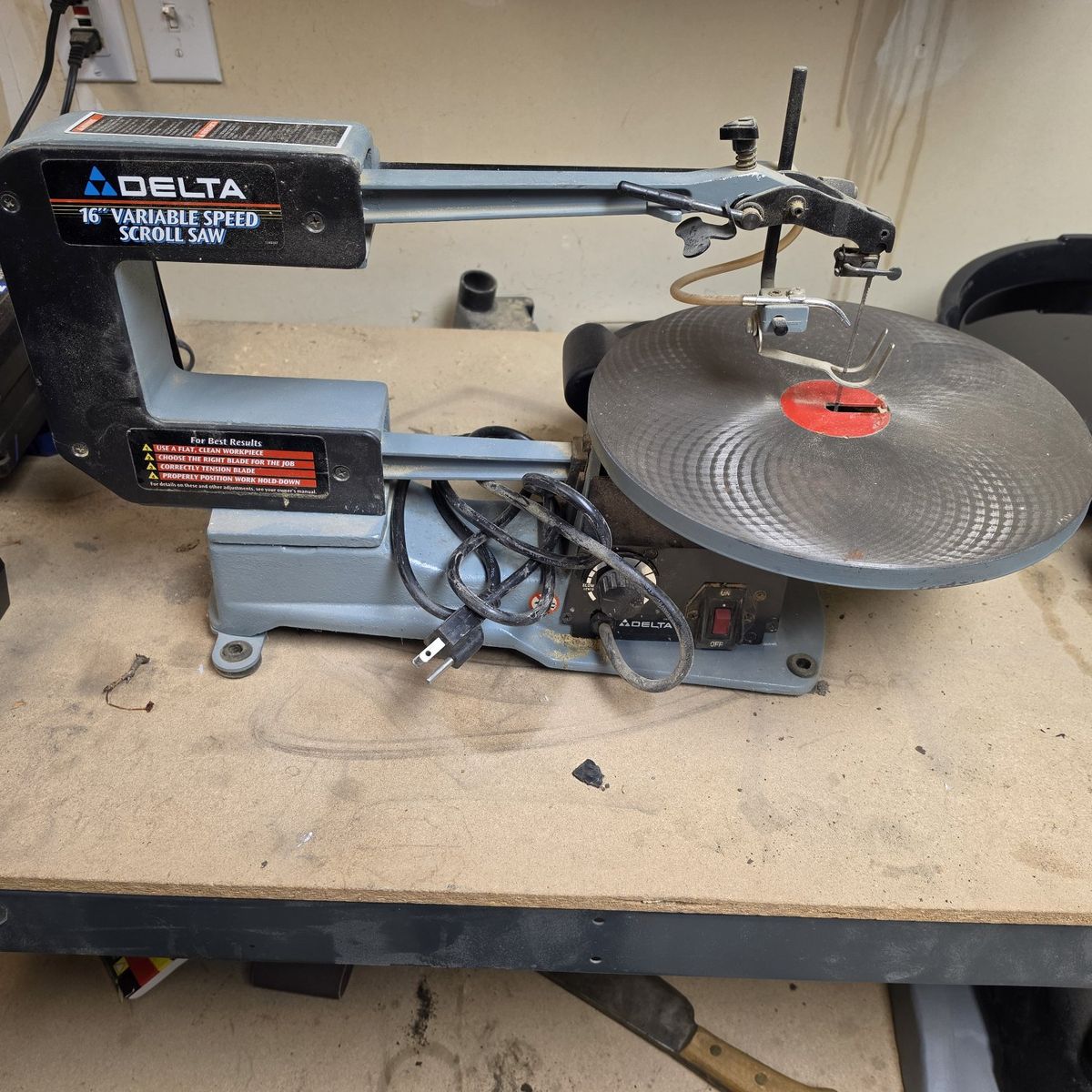 Delta 16" Variable Speed Scroll Saw - Model 40-540