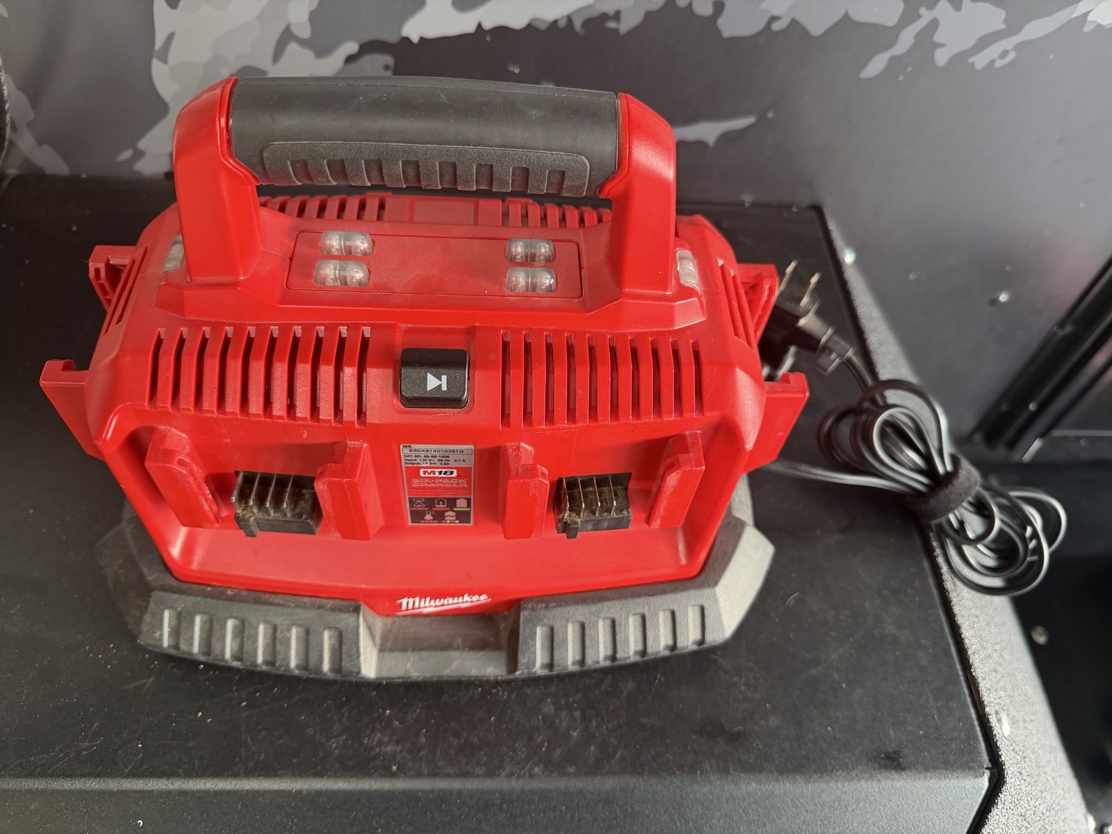 Milwaukee M18 Six-Pack Charger Model 48-59-1806