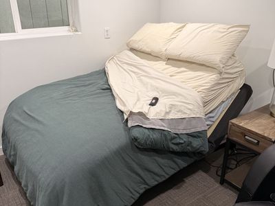 Temper-pedic Full size adjustable bed