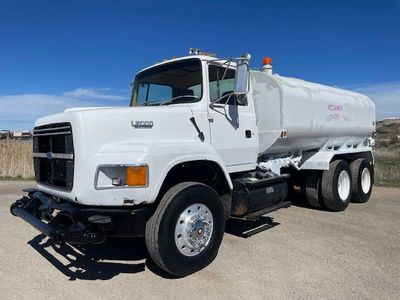 1994 Ford L8000 4000 Gallon Water Truck