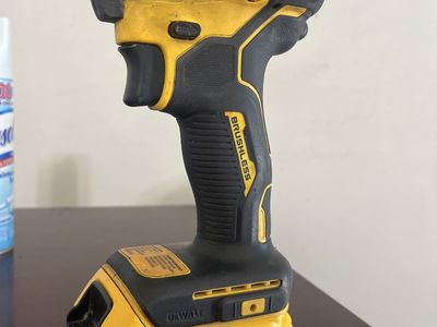 DeWalt DCF809 Atomic 20V Max 1/4" Brushless Cordless Impact Driver, 0-3200 IPM