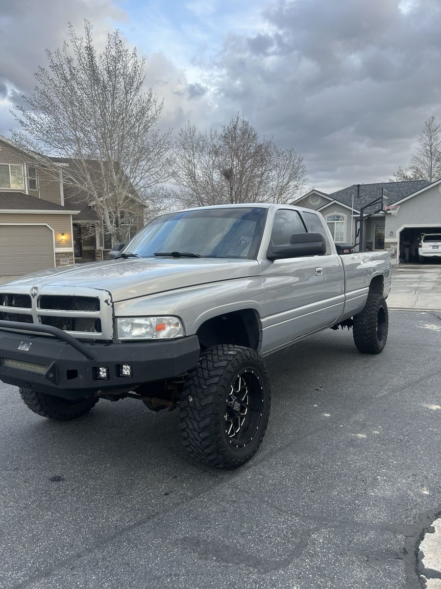 1999 Dodge Ram 2500 SLT