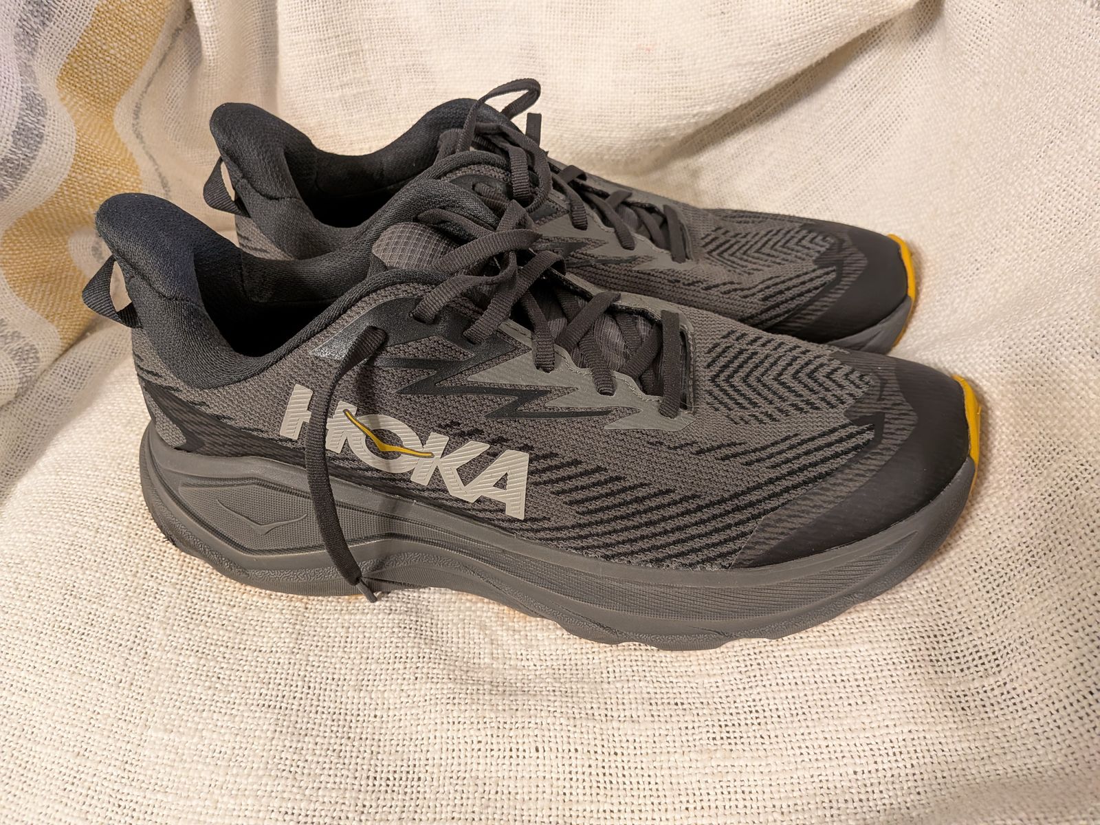 Hoka Challenger  GTX Waterproof Trail Running Shoes Size 10.5 like new