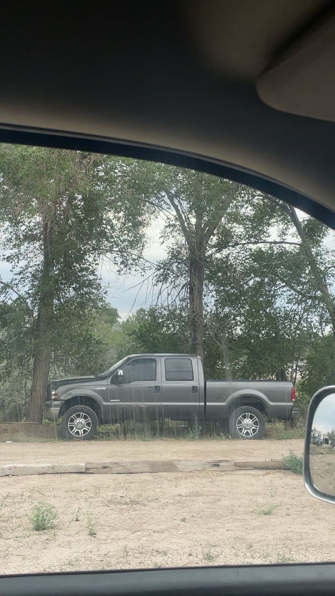 2006 ford f250 lariat IT DOES RUN AND DRIVE 