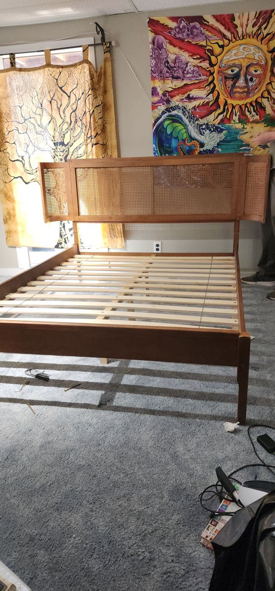 bed frame queen size