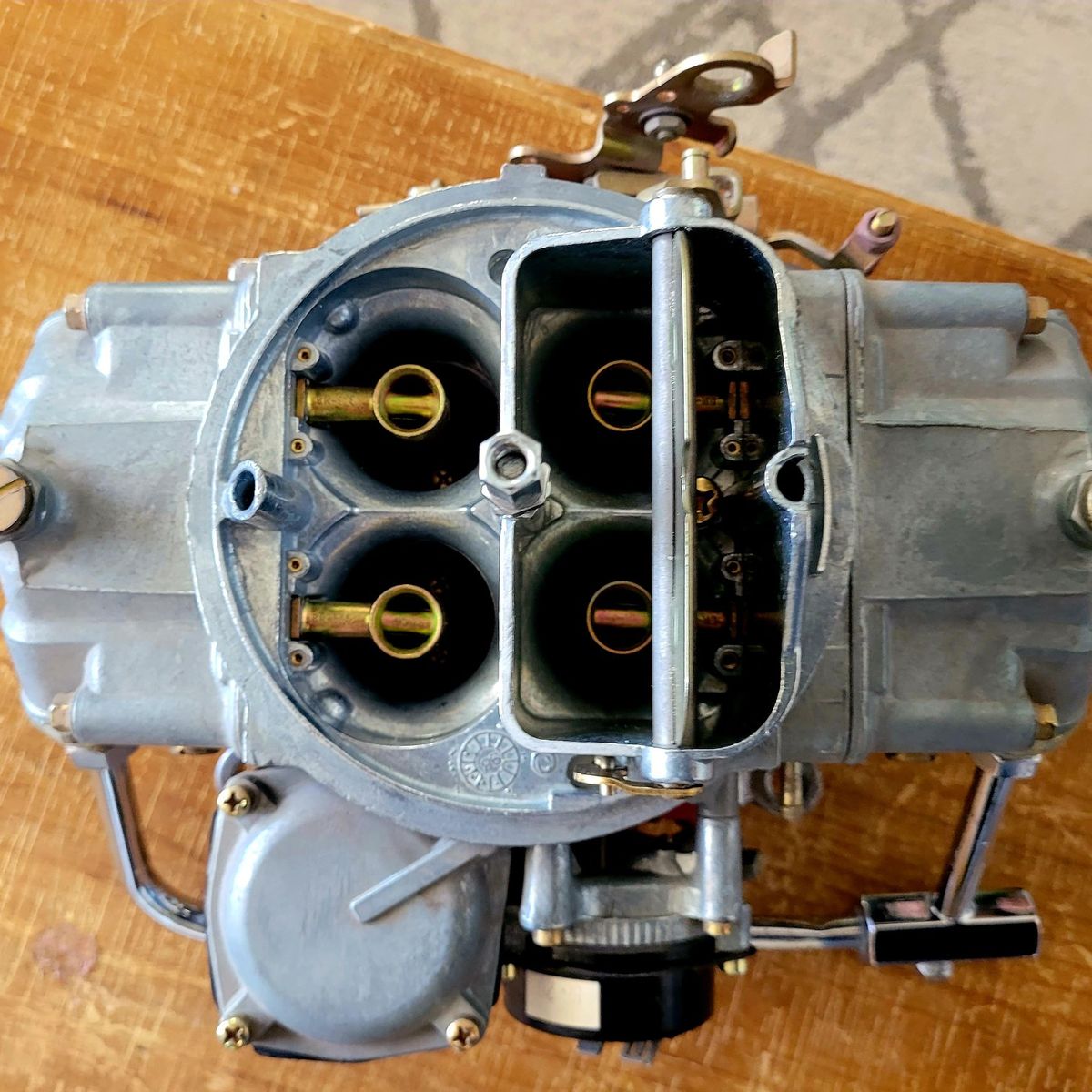 New, never run,  Holley 750 cfm performance carb!