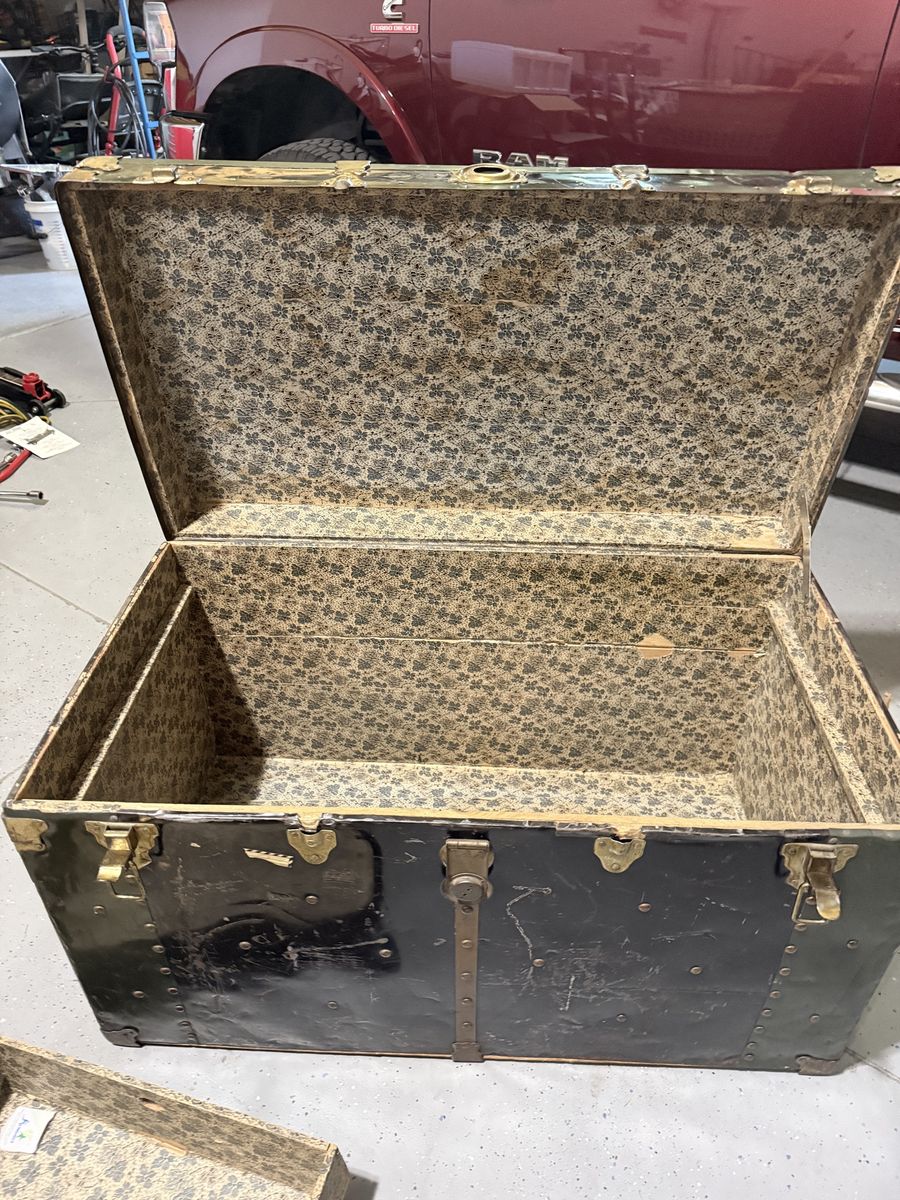 Main image 3