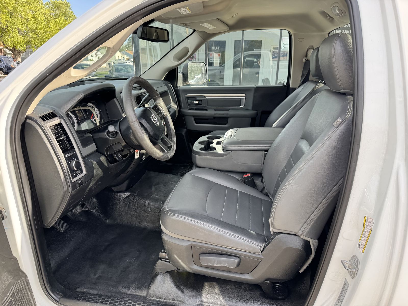 Main image 7