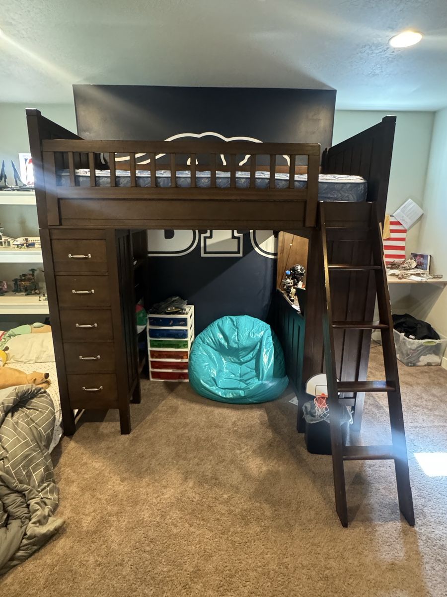 Bunk bed