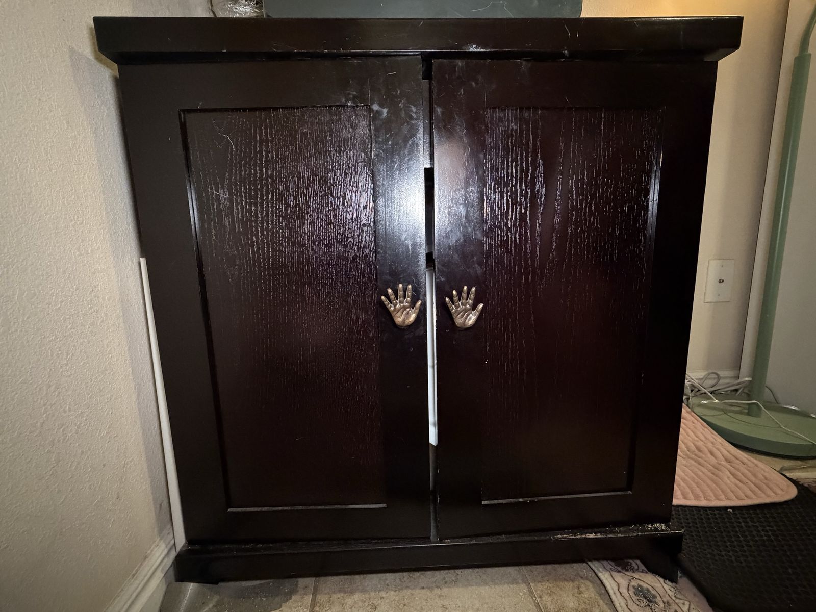 Cat furniture to hide litter box 