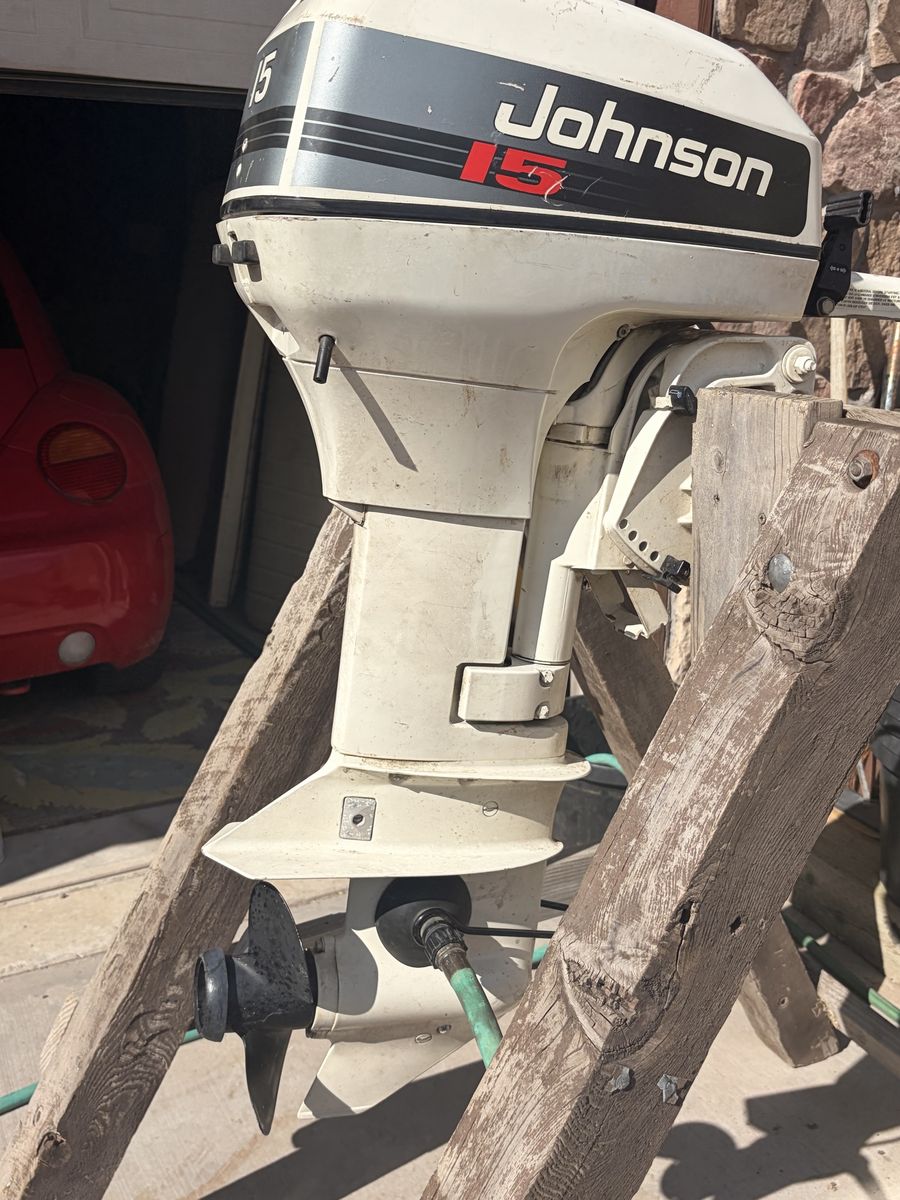 Johnson 15HP Outboard Boat Motor - Used, Good Condition, Runs Great