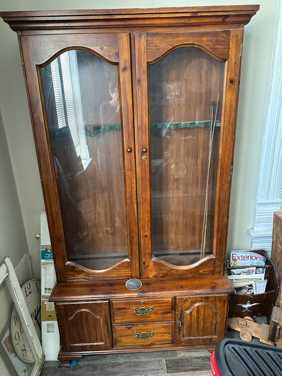 Gun cabinet