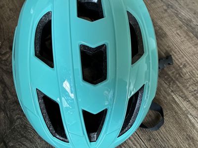 NEW Green Bicycle Helmet, Size: M (55-58 CM)
