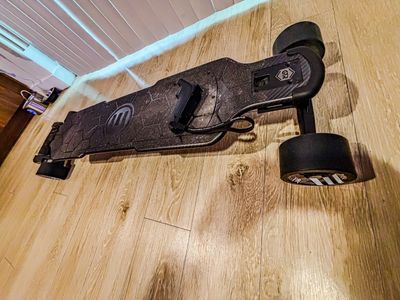 Evolve GTR Series 2 Electric Skateboard - All-Terrain/Street - Black