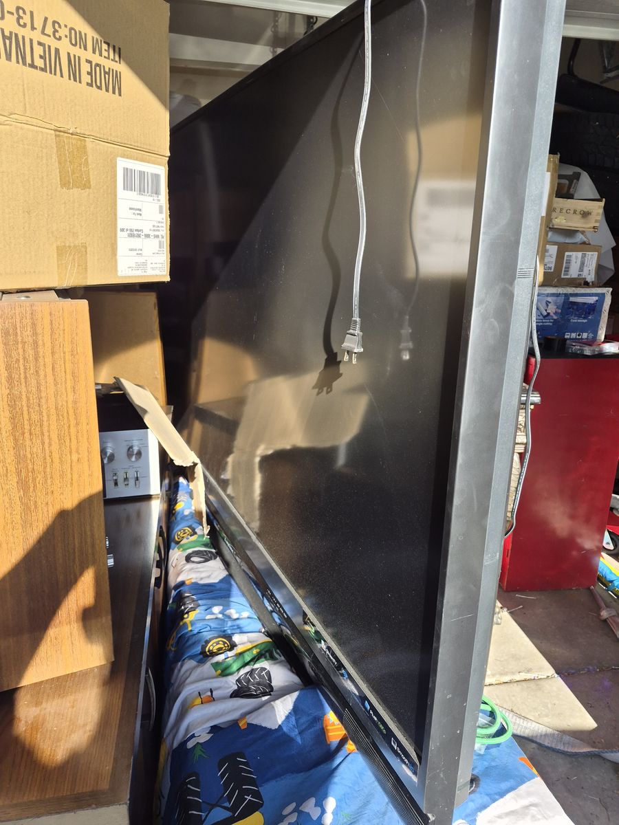 Mitsubishi 73" Old School Style TV