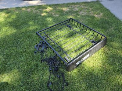 Yakima Load Warrior Roof Basket W/Mounting Hardware & Net