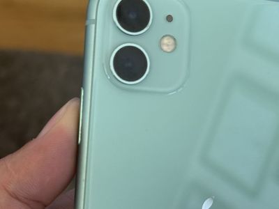 Apple iPhone 11 - 64GB - Green (Unlocked) Smartphone