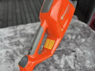 Husqvarna 120iTK4 Battery Pole Saw Kit with 20V Battery and Charger - Used, Excellent Condition
