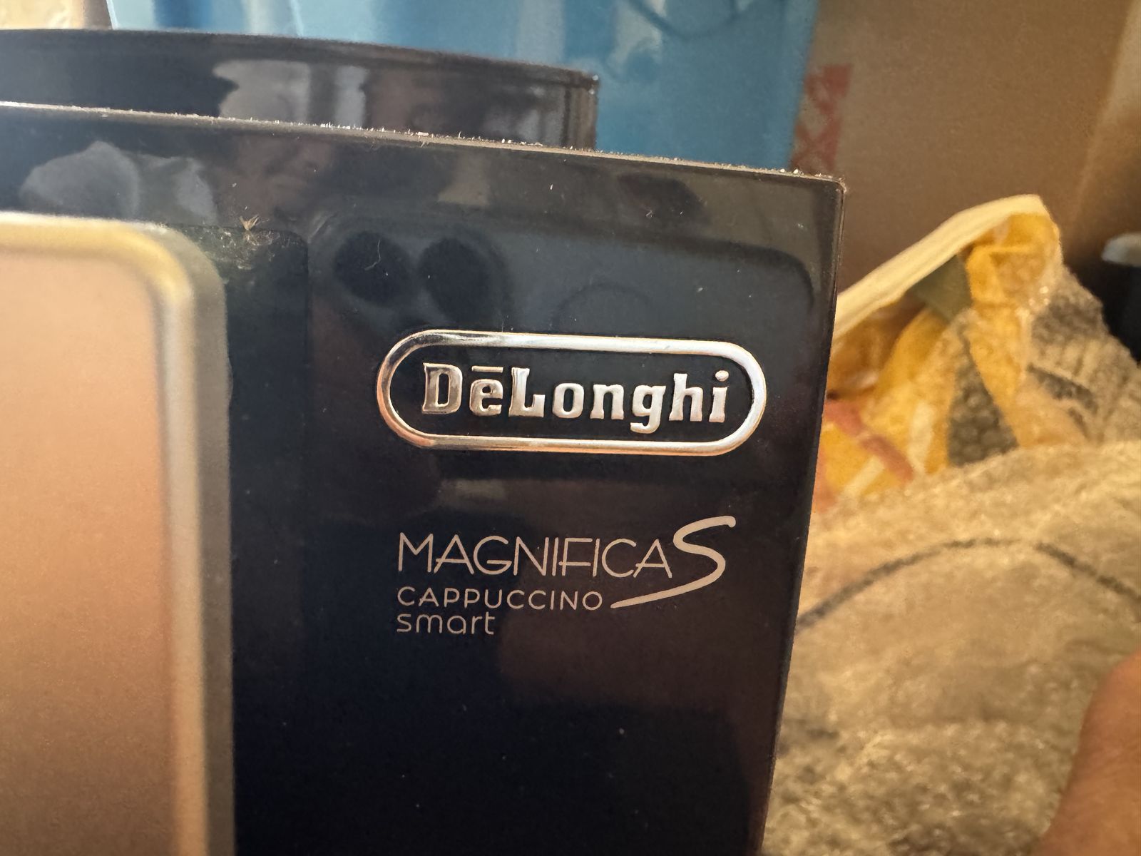DeLonghi Magnifica S Cappuccino Smart Espresso Machine