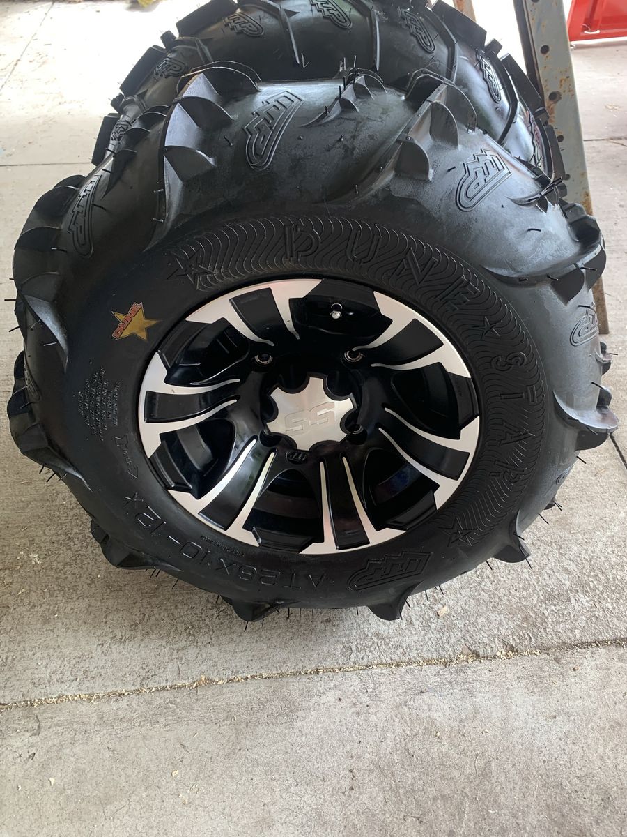 Paddle tires