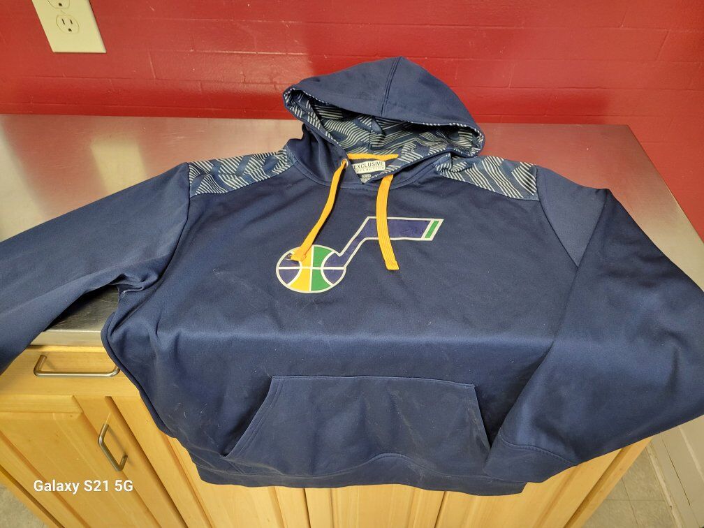 Utah Jazz Sweatshirt ~ Mens LARGE