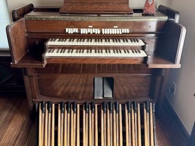 Vintage Estey Dual-Manual Organ with Bench – $100 (As-Is)