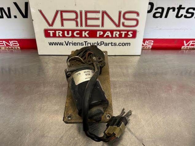 E006-055 MOTOR-WIPER ASSEMBLY