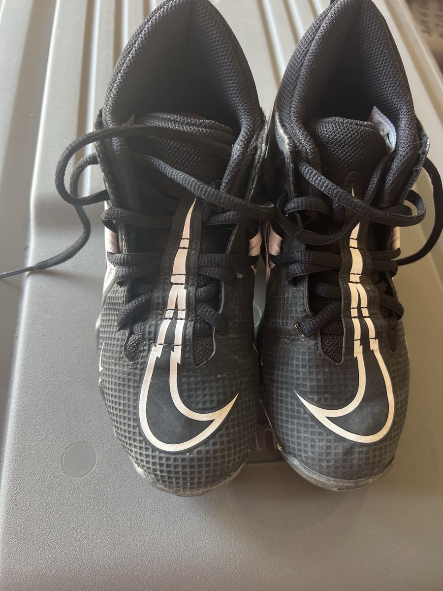 Nike Alpha Fastflex Youth Athletic Cleats Black White Size 4Y