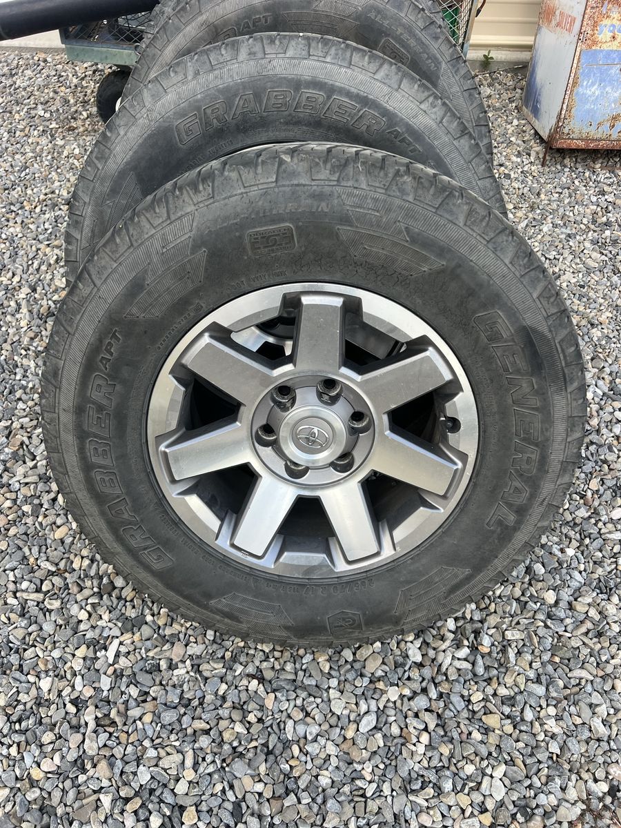 Toyota FJ Cruiser 4-Runner 17" Wheels & General Grabber APT Tires (P265/70R17) - Set of 4