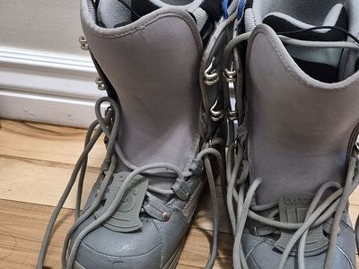 Burton progression women's snowboard boots Size 8