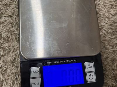 ULINE Digital Kitchen & Postal Scale - Stainless Steel Top (Max 15.4 lbs / 7 kg)