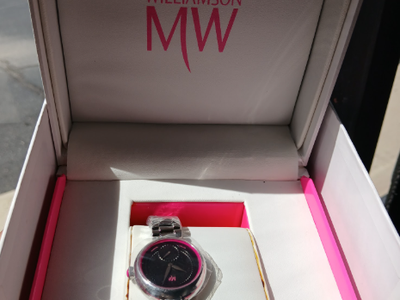 Matthew Williamson MW Women's Silver-Tone Pink Bezel Quartz Watch with Box-Style 1