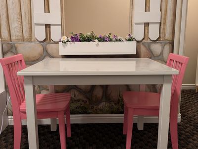 Pottery Barn Kids Carolina Small Play Table & 2 Chairs - White/Pink - Excellent