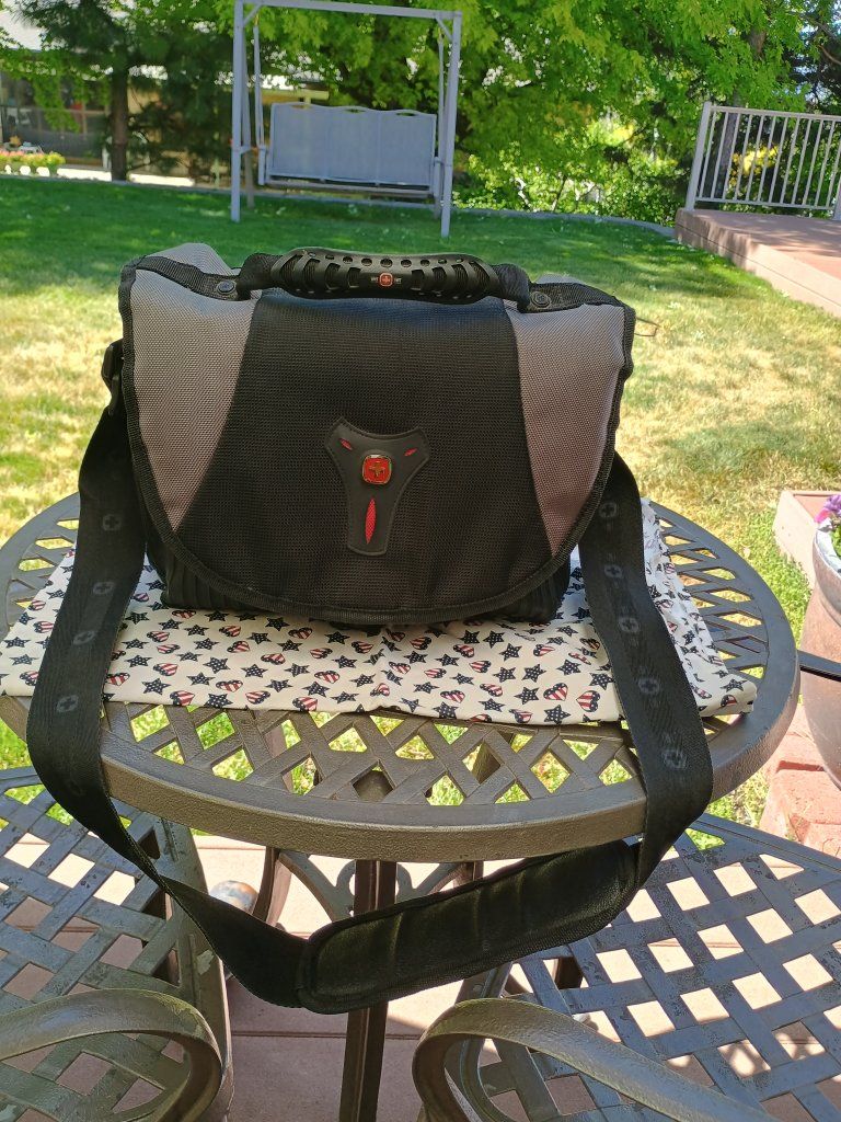 Main image 6
