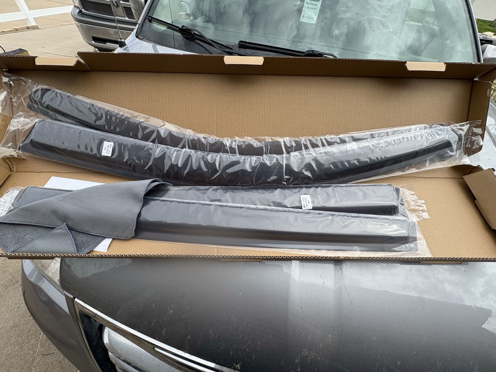 Volkswagen Tiguan window visors 