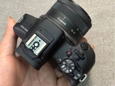 Canon R100