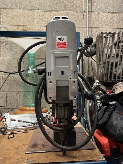 Milwaukee Electromagnetic drill
