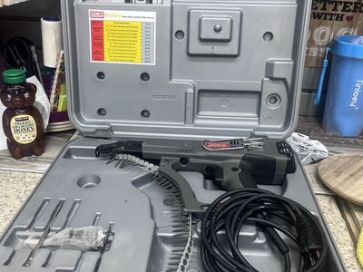 Senco DuraSpin Corded Auto‑Feed Drywall Screw Gun – Like New