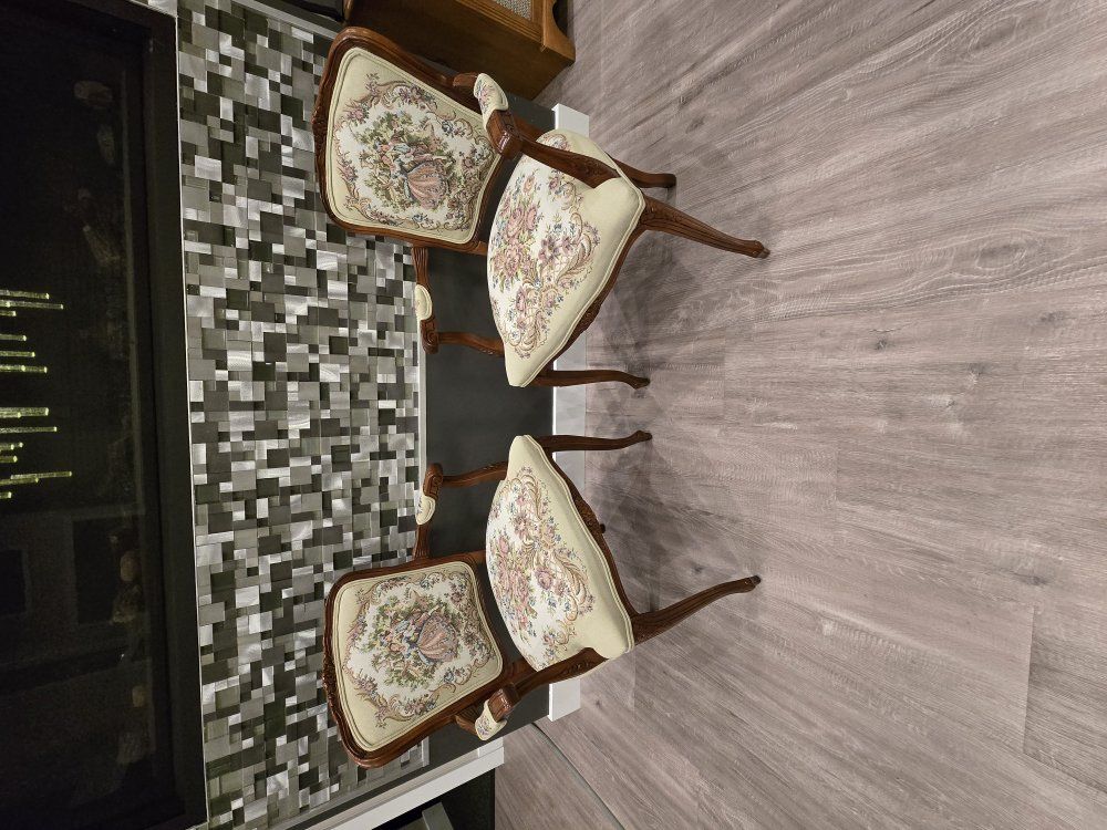 Pair of Italian-Frame Louis XV Armchairs – Pastora