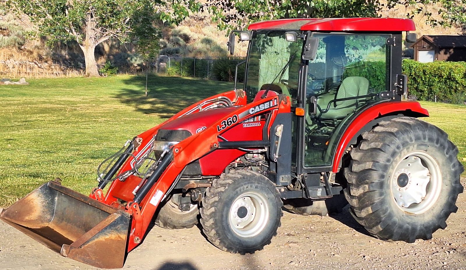 CASE DX60 FARMALL Tractor