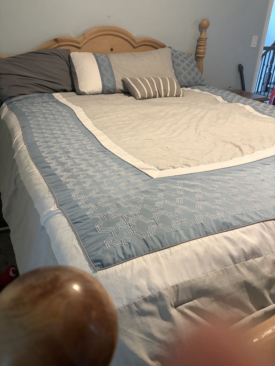 Wooden Spindle King Size Bed Frame - Light Wood Finish