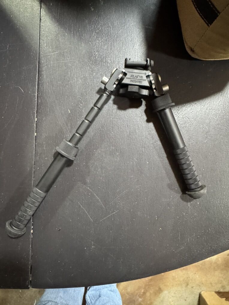 Atlas V8 adjustable Bipod