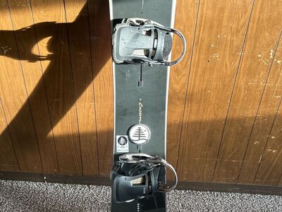 Burton custom Flying V with malavita est bindings