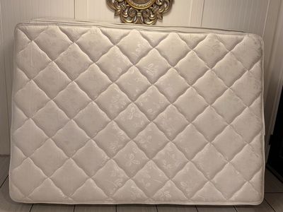 Full mattress with pillow top