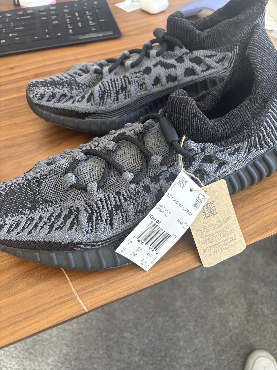 Yeezy 350 V2 CMPCT size 11