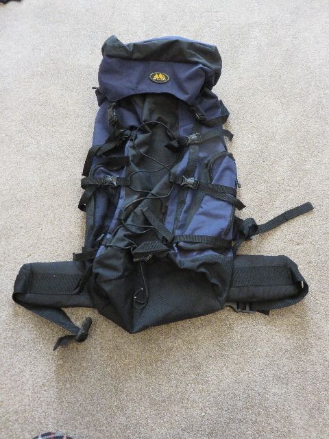 BRAND NEW - NEVER USED - High Uinta Gear Hiking Backpack "Trail Hiker" Model - Large Blue Trail Pack