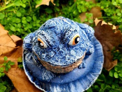 Frog ٩(ö)۶ Concrete Statue Table top Garden