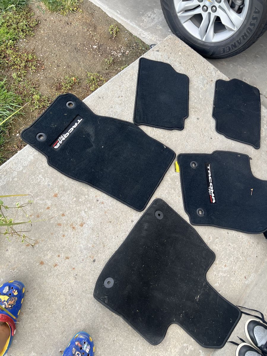 Toyota Tacoma 2025 fabric mats